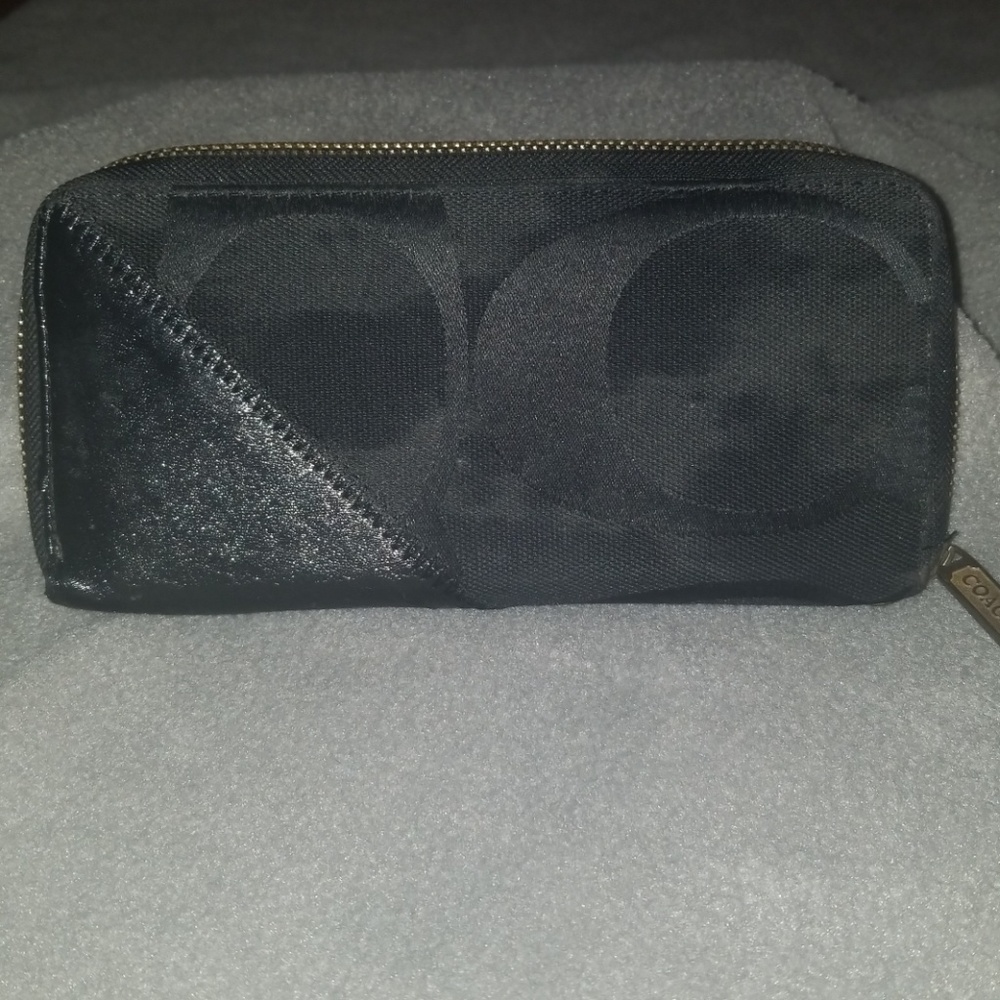COACH Signature Medium Zip Around Wallet